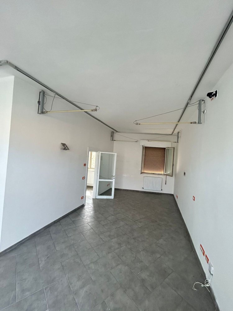 55m² Commercial property in Ferrara, Italy No. 343423