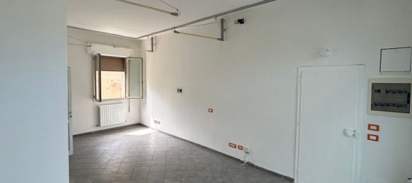 55m² Commercial property in Ferrara, Italy No. 343423 6