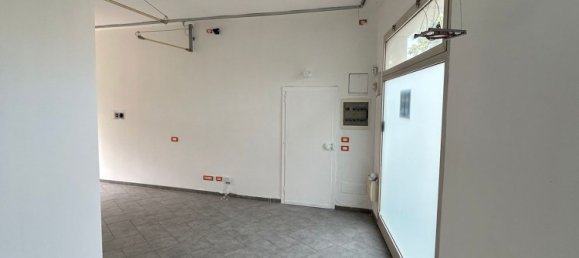 55m² Commercial property in Ferrara, Italy No. 343423 7