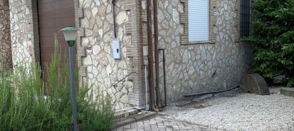 Дом с 6 комнатами в Авильяно Умбро, Италия № 123680 3