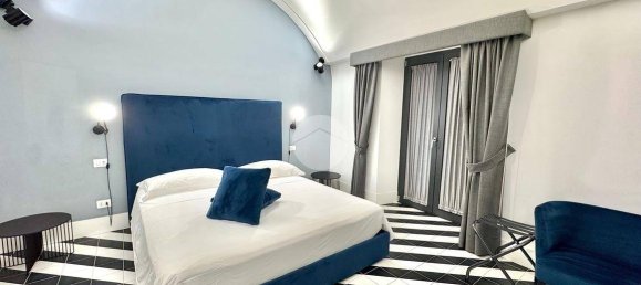 3 bedrooms Apartment in Naples, Italy No. 349710 6