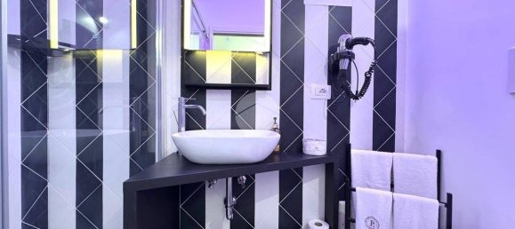 3 bedrooms Apartment in Naples, Italy No. 349710 11