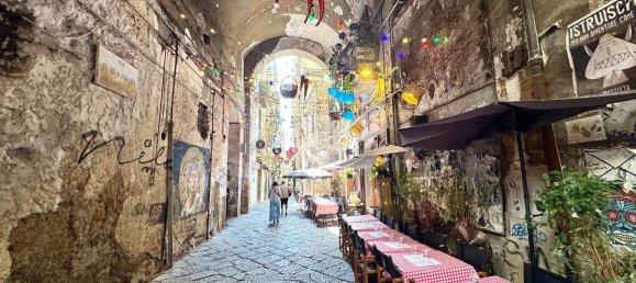 3 bedrooms Apartment in Naples, Italy No. 349710 3