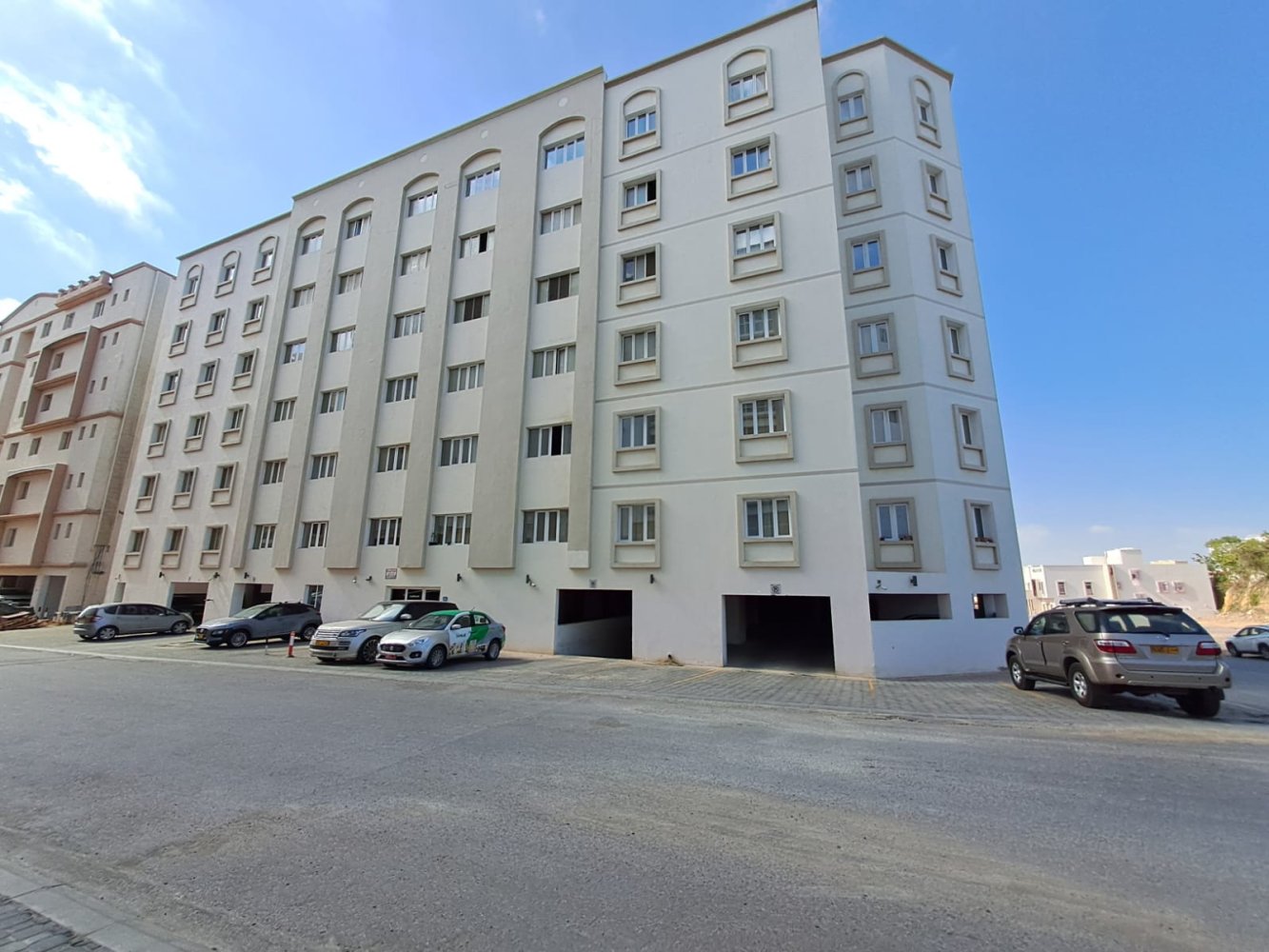 Apartamento de 3 dormitorios en Al Qurm, Oman No. 1415
