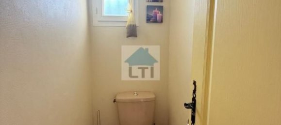 3 bedrooms House in Charente-Maritime, France No. 321230 16