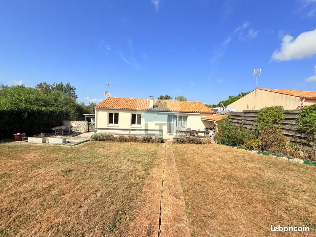 3 bedrooms House in Charente-Maritime, France No. 321230