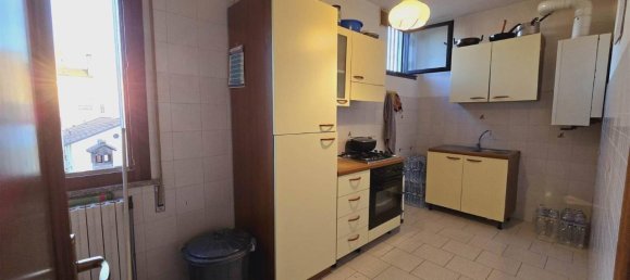3-salle Appartement à Viadana, Italy No. 91541 7