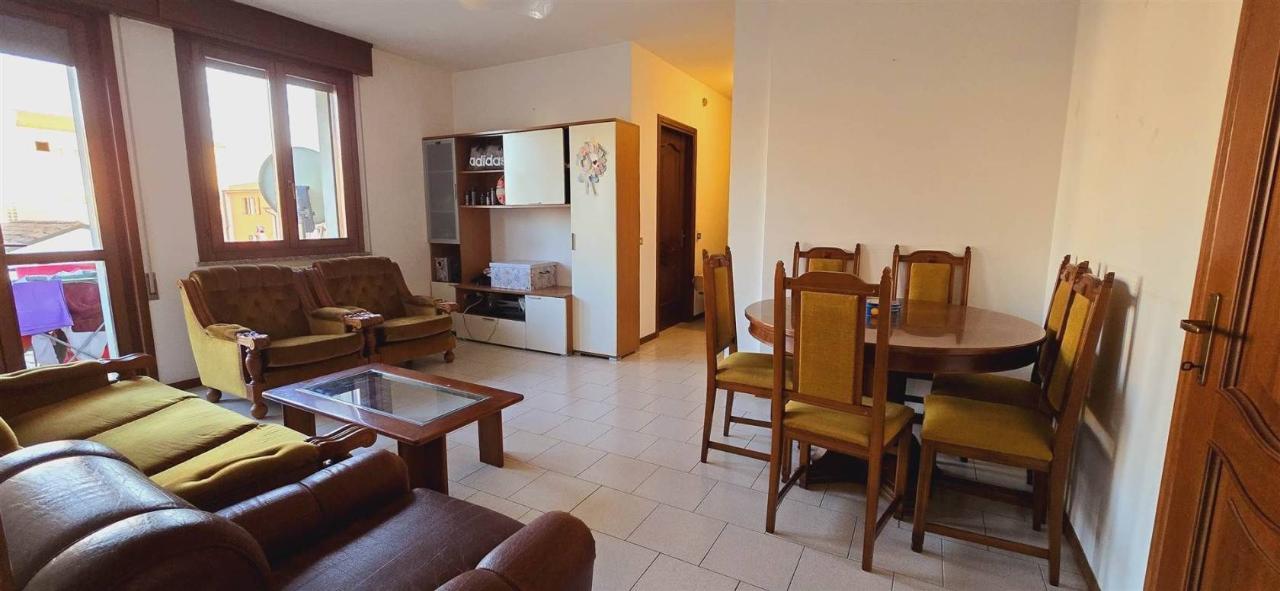 3-salle Appartement à Viadana, Italy No. 91541