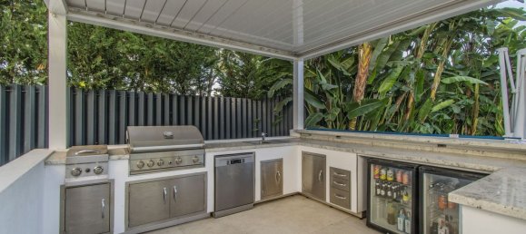 6 bedrooms Villa in Marbella, Spain No. 90364 13