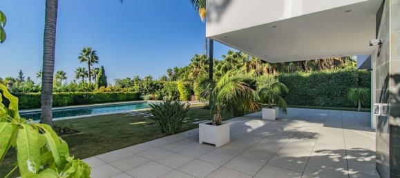 6 bedrooms Villa in Marbella, Spain No. 90364 16