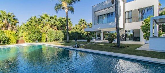 6 bedrooms Villa in Marbella, Spain No. 90364 7
