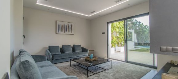 6 bedrooms Villa in Marbella, Spain No. 90364 8