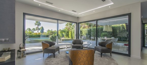 6 bedrooms Villa in Marbella, Spain No. 90364 5