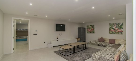 6 bedrooms Villa in Marbella, Spain No. 90364 28