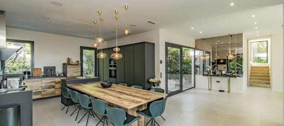 6 bedrooms Villa in Marbella, Spain No. 90364 6