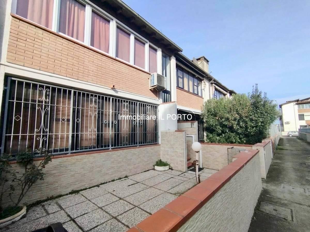 3غرفة فيلا في Comacchio, Italy رقم 26694