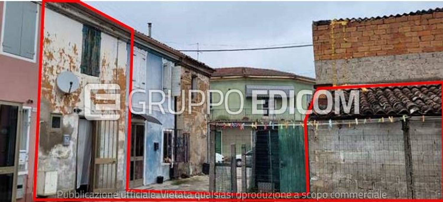 4 bedrooms Apartment in Casaleone, Italy No. 382802