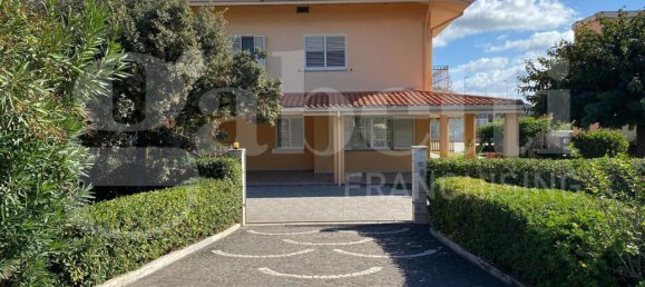 5 rooms Villa in Oristano, Italy No. 35388 3