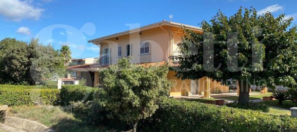 5 rooms Villa in Oristano, Italy No. 35388 2