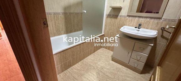 Adosado de 4 dormitorios en València, Spain No. 154441 8