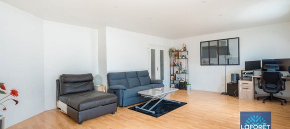 3 bedrooms House in Les Pavillons-sous-Bois, France No. 174012 4