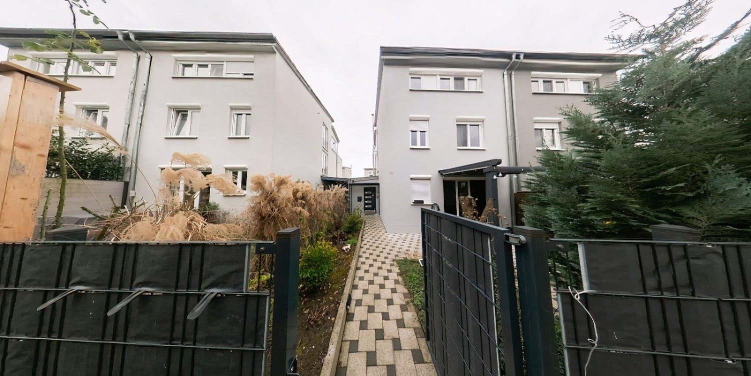 Adosado de 6 habitaciónes en Lorrach, Germany No. 26528