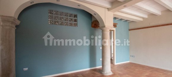 Квартира с 2 спальнями в Гуссаго, Италия № 220501 5