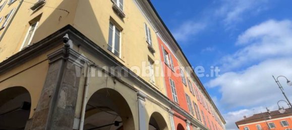 2-salle Propriété commerciale à Piacenza, Italy No. 81668 5