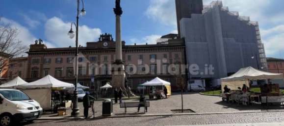 2-salle Propriété commerciale à Piacenza, Italy No. 81668 6