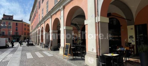 2-salle Propriété commerciale à Piacenza, Italy No. 81668 8