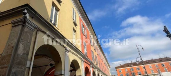 2-salle Propriété commerciale à Piacenza, Italy No. 81668 2