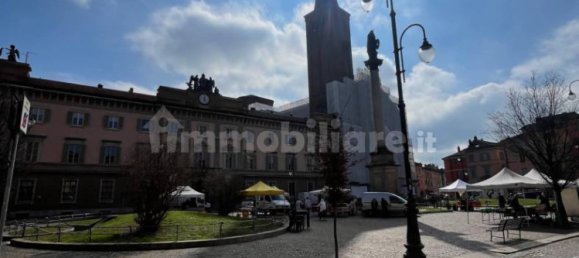 2-salle Propriété commerciale à Piacenza, Italy No. 81668 7