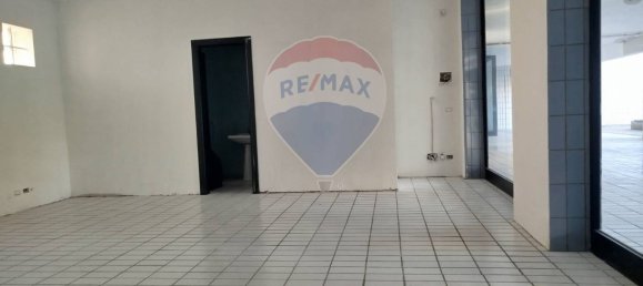 Коммерческая недвижимость 470м² в Бари, Италия № 54919 6