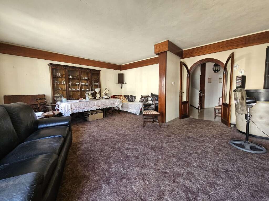 Villa de 5 dormitorios en Swieqi, Malta No. 1973