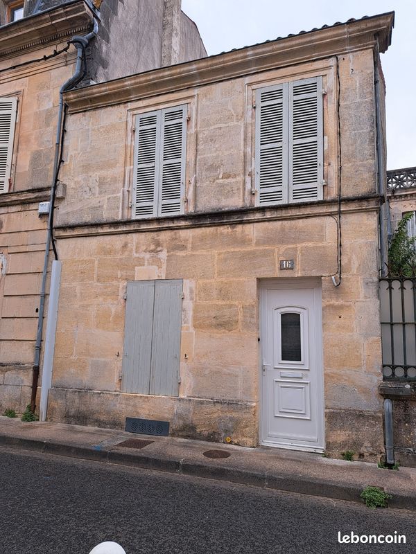 Casa de 3 dormitorios en Saint-Jean-d'Angely, France No. 319877