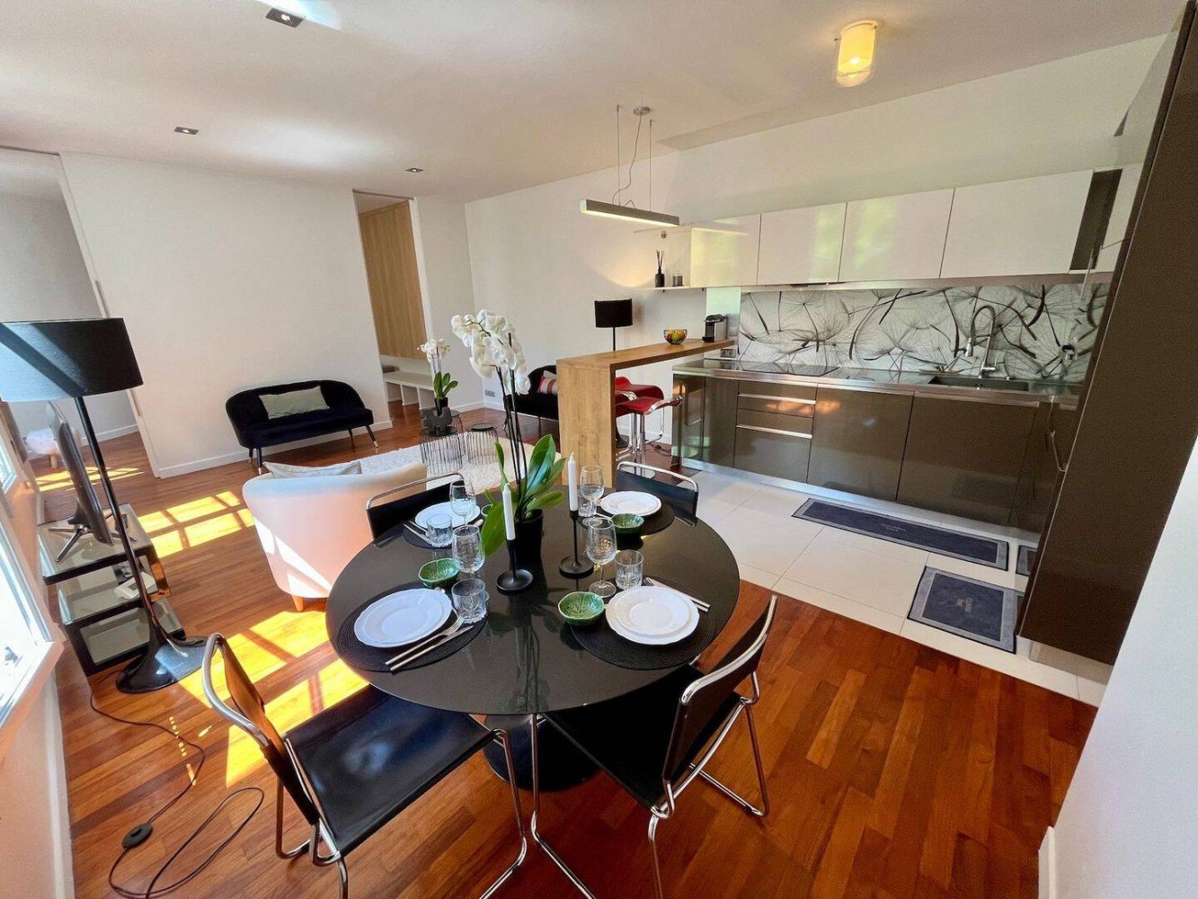 2 bedrooms Apartment in Paris, France No. 326848