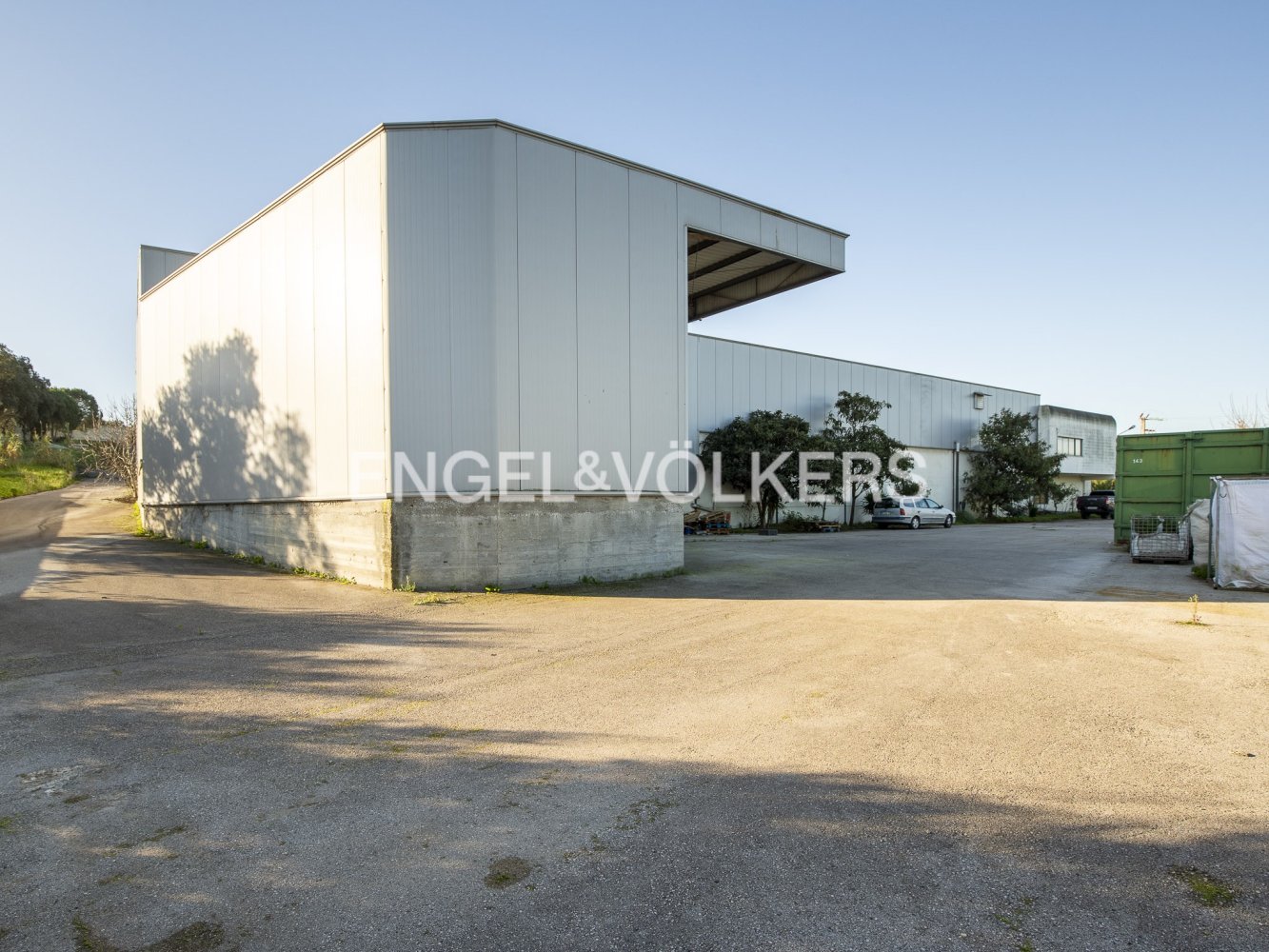 1 room Commercial property in Seixal, Portugal No. 102690