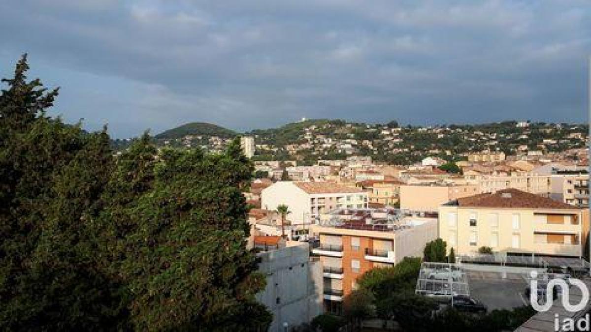 3 bedrooms Condo in Vallauris, France No. 13956