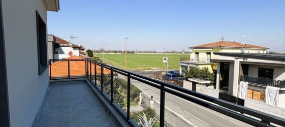 4 rooms Villa in Landriano, Italy No. 7833 32