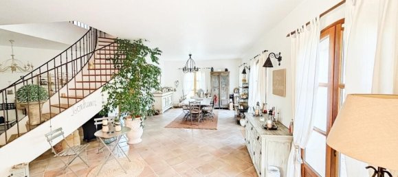 Villa de 4 dormitorios en Cabries, France No. 348685 7