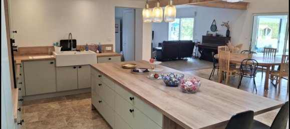 5 bedrooms House in Gemozac, France No. 340760 8