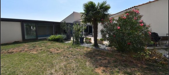 5 bedrooms House in Gemozac, France No. 340760 11