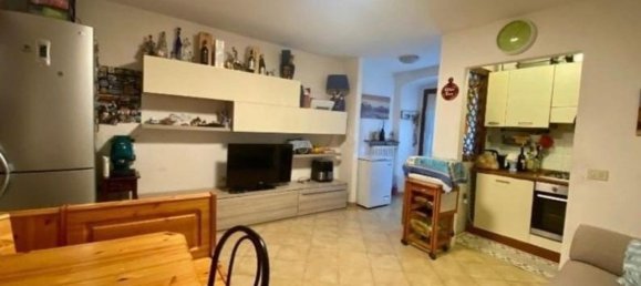 3 rooms Apartment in Capraia e Limite, Italy No. 257028 6