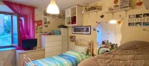 3 rooms Apartment in Capraia e Limite, Italy No. 257028 4