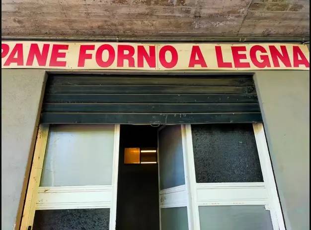 1 room Commercial property in L'Aquila, Italy No. 173554