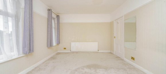 House in Bridgend, United Kingdom No. 2662 7