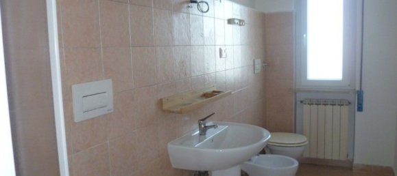 Квартира с 6 комнатами в Ланчано, Италия № 123621 12