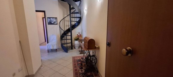 Apartamento de 2 dormitorios en Genoa, Italy No. 337236 7