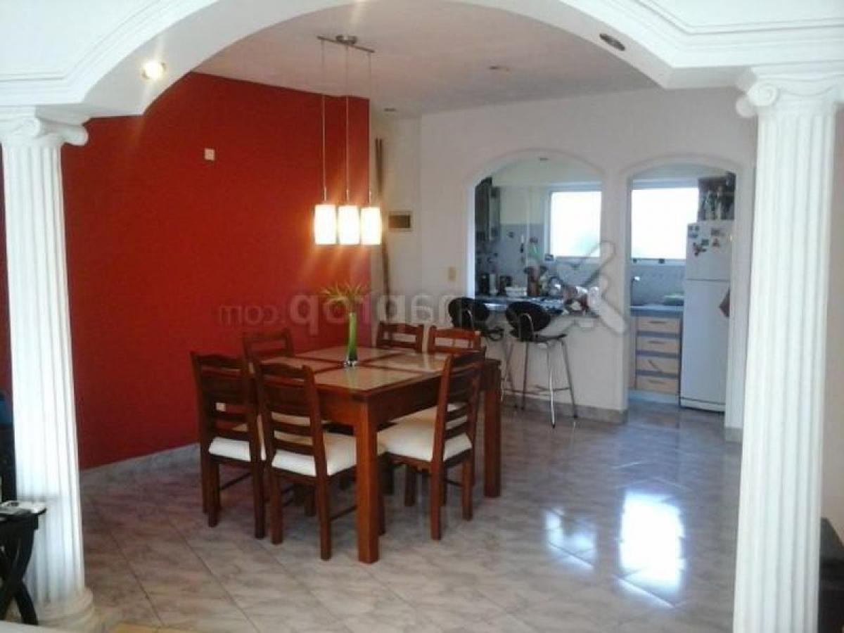 2 bedrooms Apartment in Avellaneda, Argentina No. 5089