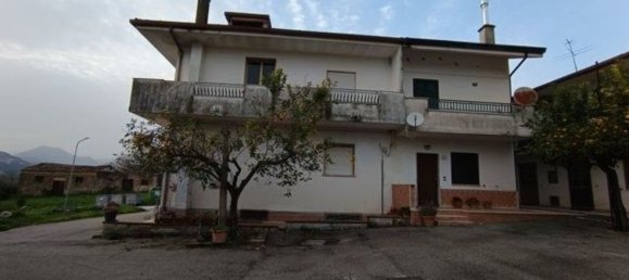 6 غرف نوم منزل في Pratella, Italy رقم 325663 2